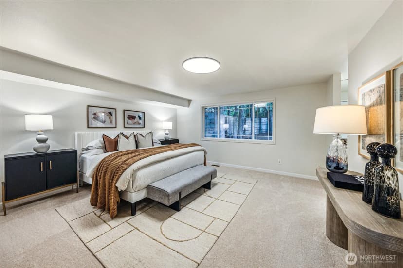 Property photo for 4025 W Lake Sammamish Pkwy Se, Bellevue photo 23