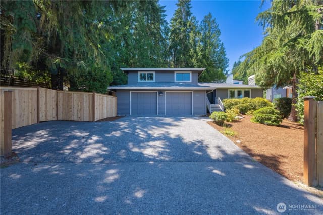 Property photo for 4025 W Lake Sammamish Pkwy Se, Bellevue photo 4