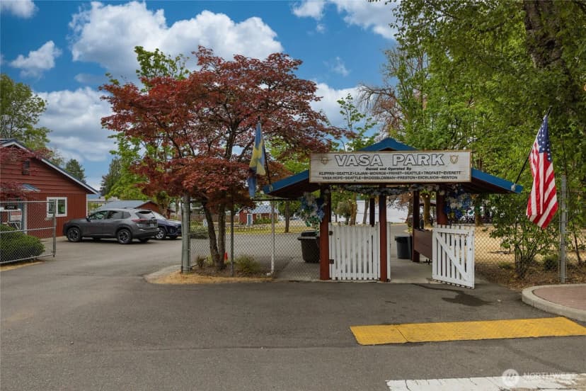 Property photo for 4025 W Lake Sammamish Pkwy Se, Bellevue photo 37
