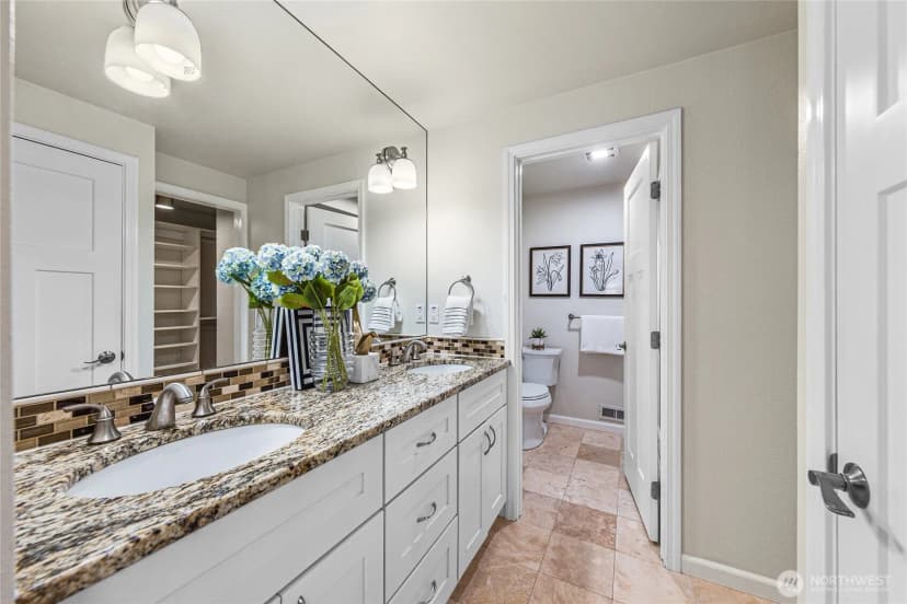 Property photo for 4025 W Lake Sammamish Pkwy Se, Bellevue photo 25