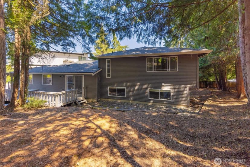 Property photo for 4025 W Lake Sammamish Pkwy Se, Bellevue photo 36