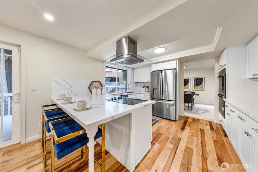 Property photo for 4025 W Lake Sammamish Pkwy Se, Bellevue photo 15