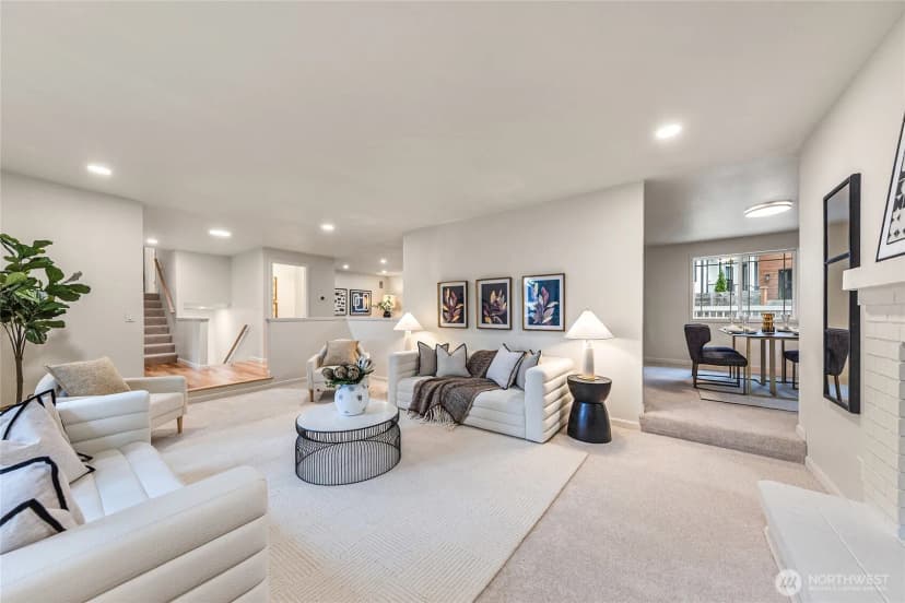 Property photo for 4025 W Lake Sammamish Pkwy Se, Bellevue photo 10