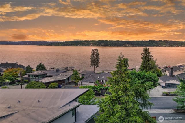 Property photo for 4025 W Lake Sammamish Pkwy Se, Bellevue