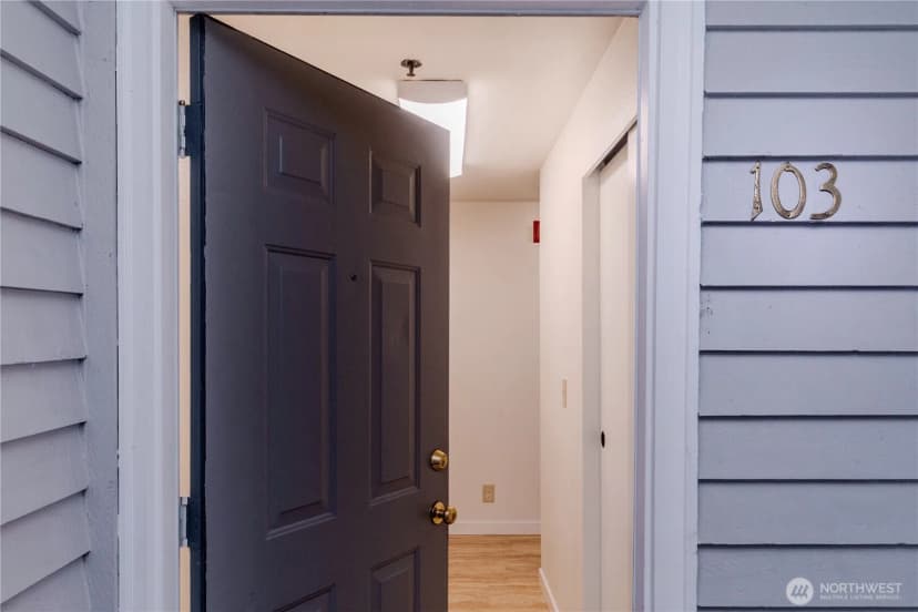 Property photo for 1626 Grant Avenue S #b-103, Renton photo 2