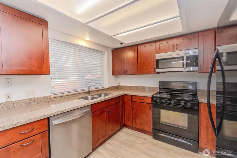 Property photo for 1626 Grant Avenue S #b-103, Renton photo 13