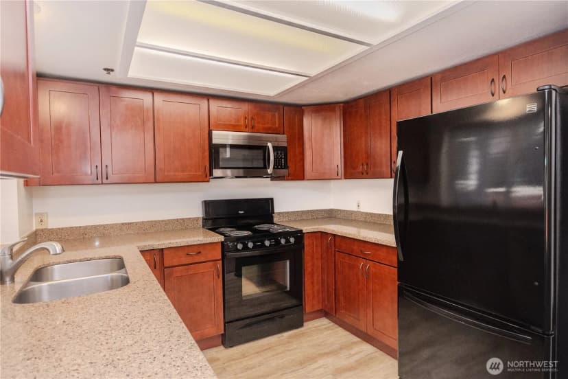 Property photo for 1626 Grant Avenue S #b-103, Renton photo 12