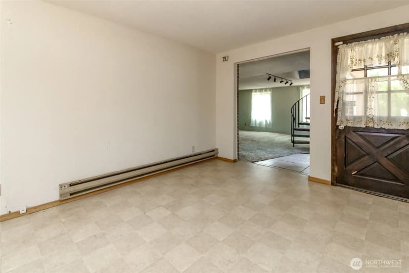 Property photo for 15421 Rose Rd Sw, Lakewood photo 18