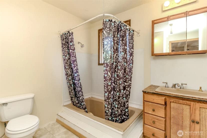 Property photo for 15421 Rose Rd Sw, Lakewood photo 21