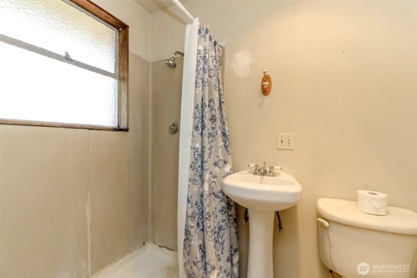 Property photo for 15421 Rose Rd Sw, Lakewood photo 20