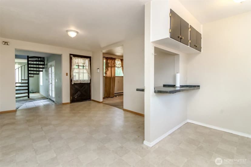 Property photo for 15421 Rose Rd Sw, Lakewood photo 12