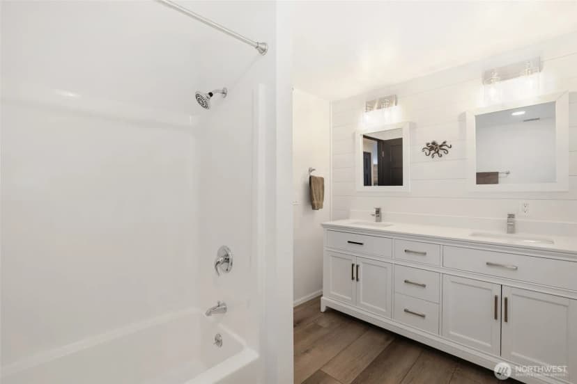 Property photo for 20856 231st Avenue Se, Maple Valley photo 18