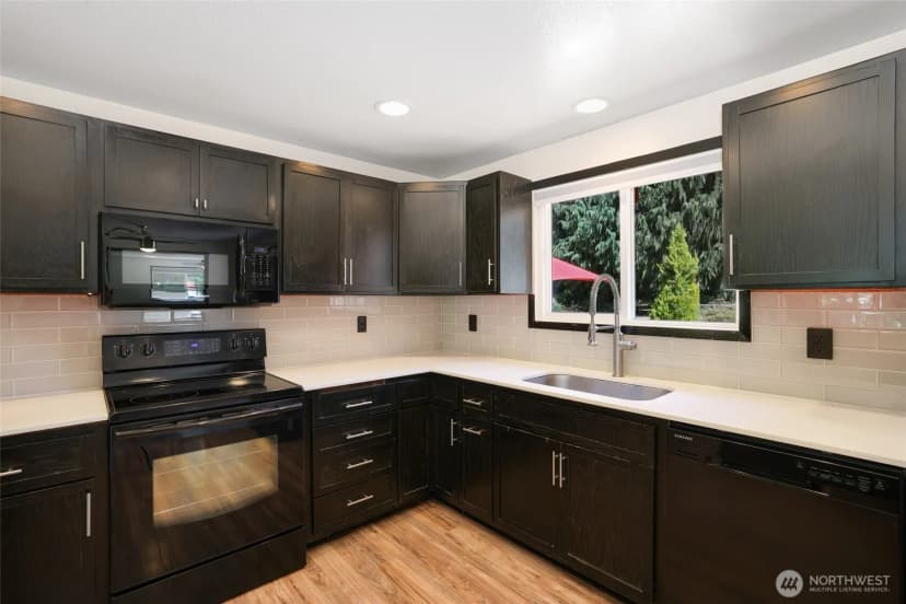 Property photo for 20856 231st Avenue Se, Maple Valley photo 8