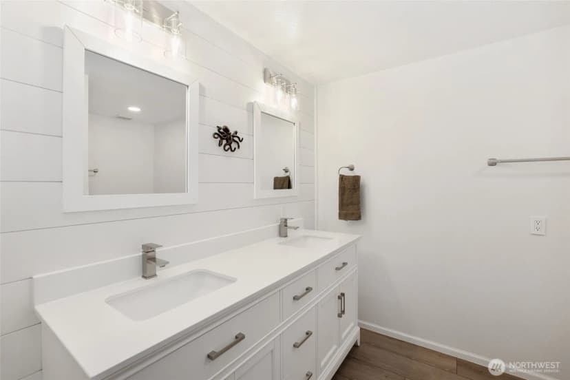 Property photo for 20856 231st Avenue Se, Maple Valley photo 17