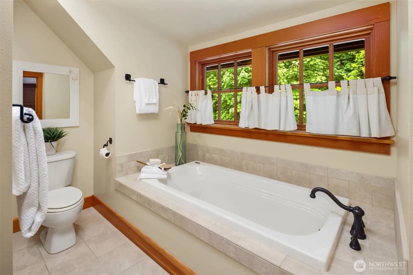 Property photo for 24211 Se 106th Place, Issaquah photo 23