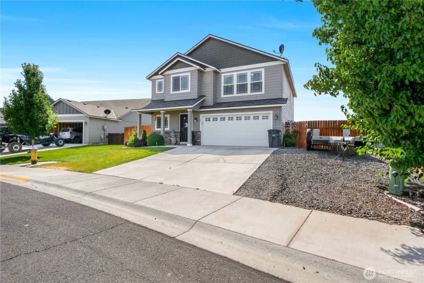 Property photo for 35 Parkside Loop, Ephrata photo 2