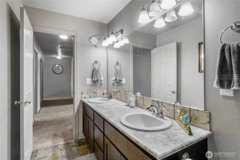 Property photo for 35 Parkside Loop, Ephrata photo 28