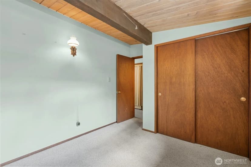 Property photo for 13008 Riviera Place Ne, Seattle photo 20