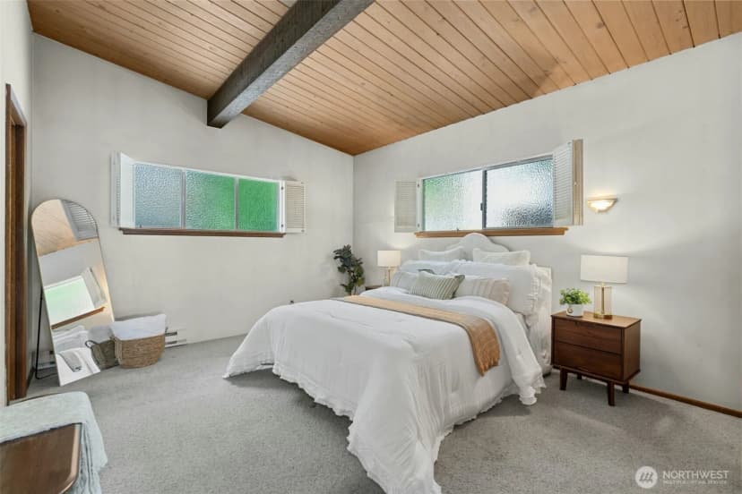 Property photo for 13008 Riviera Place Ne, Seattle photo 13