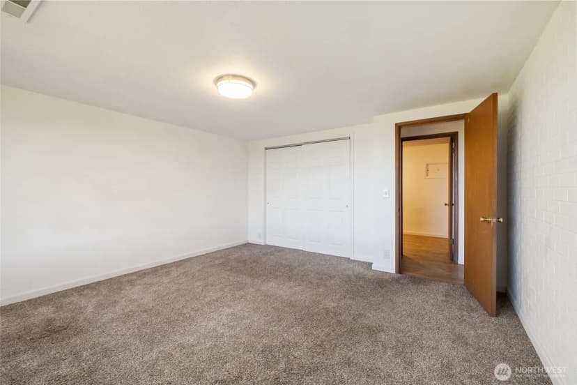 Property photo for 4709 Somerset Drive Se, Bellevue photo 25