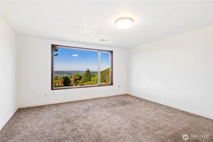Property photo for 4709 Somerset Drive Se, Bellevue photo 28