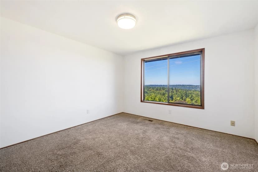 Property photo for 4709 Somerset Drive Se, Bellevue photo 26