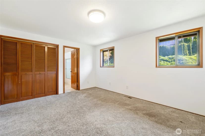 Property photo for 4709 Somerset Drive Se, Bellevue photo 23