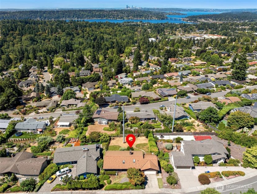 Property photo for 4709 Somerset Drive Se, Bellevue photo 37