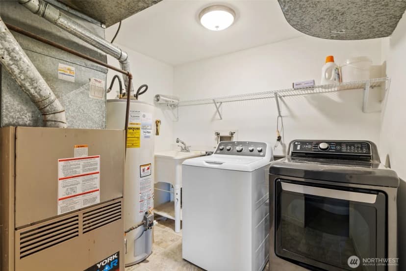 Property photo for 4709 Somerset Drive Se, Bellevue photo 33