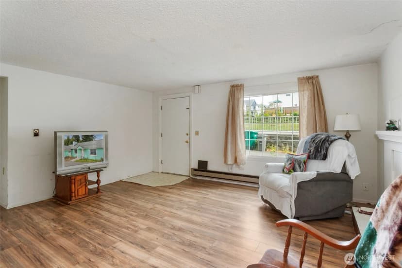 Property photo for 13230 Beverly Park Road, Mukilteo photo 4