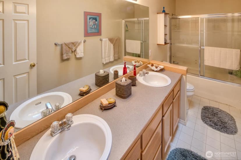 Property photo for 22635 127th Avenue Se, Kent photo 18