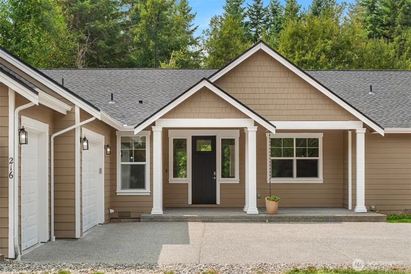 Property photo for 216 Cornwall Road Nw #1, Lakebay photo 2