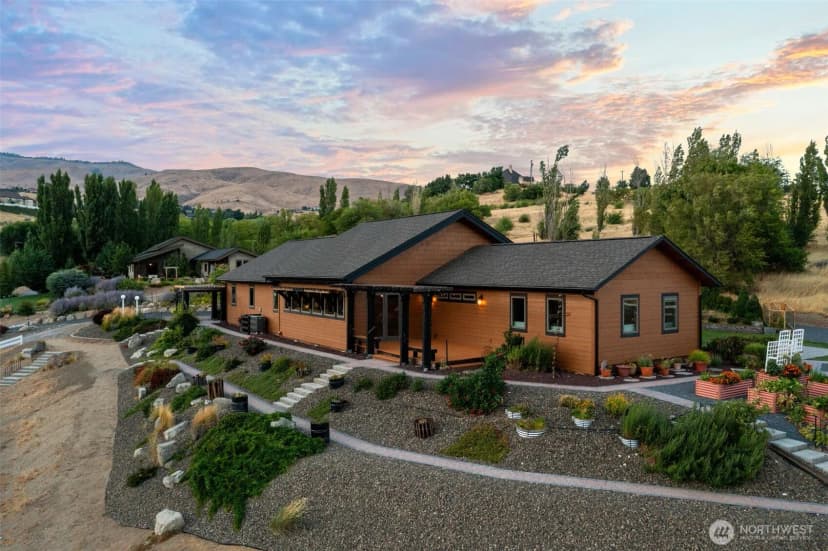 Property photo for 54 Shade Tree Lane, Wenatchee photo 2