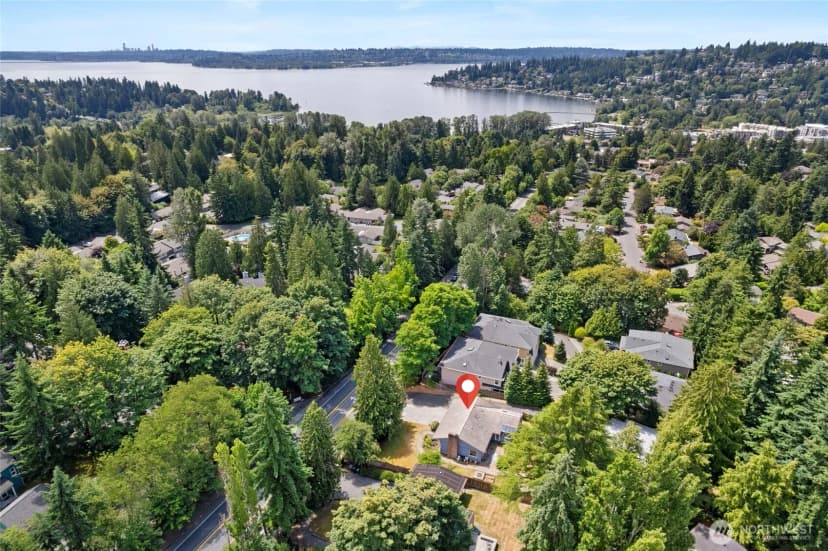 Property photo for 10438 Ne 116th Street, Kirkland photo 28