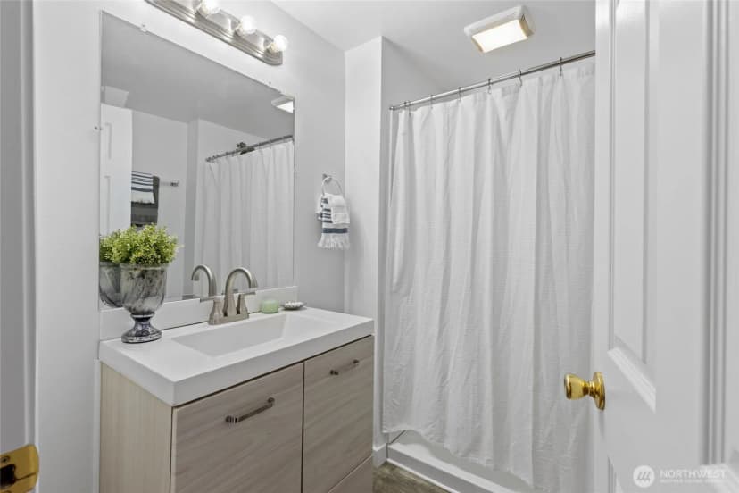 Property photo for 10438 Ne 116th Street, Kirkland photo 21