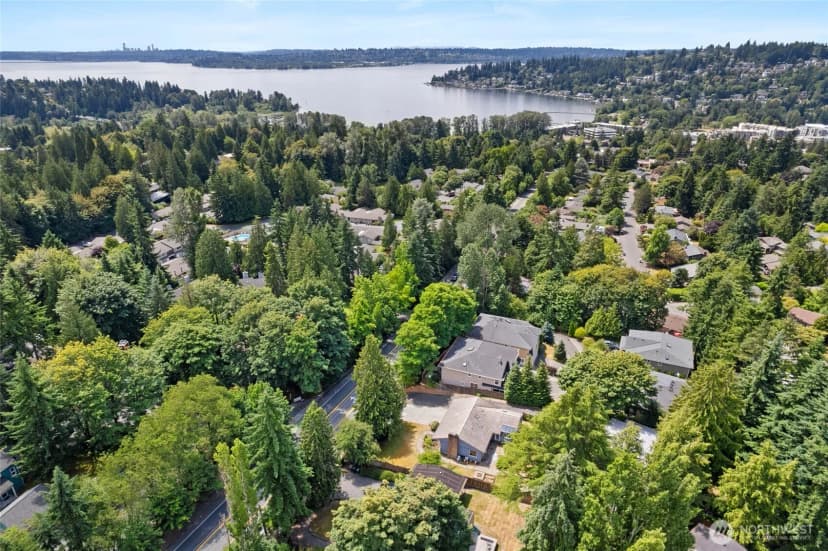 Property photo for 10438 Ne 116th Street, Kirkland photo 27