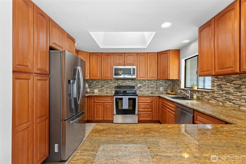 Property photo for 10438 Ne 116th Street, Kirkland photo 9