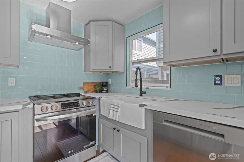 Property photo for 1128 N 91st Street, Seattle photo 11