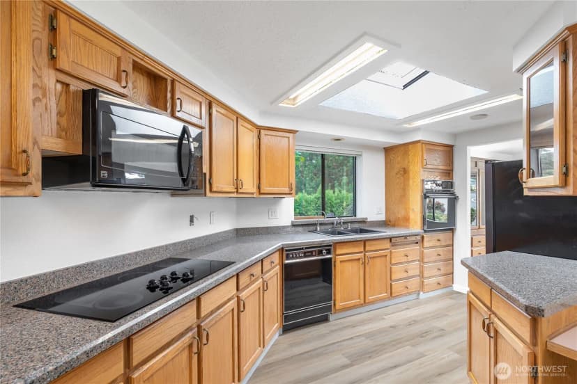 Property photo for 818 243rd St Sw, Bothell photo 13