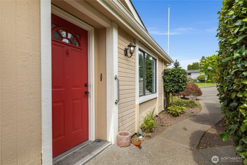 Property photo for 818 243rd St Sw, Bothell photo 3