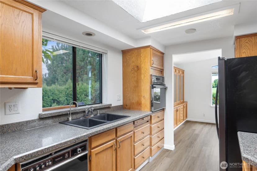 Property photo for 818 243rd St Sw, Bothell photo 12