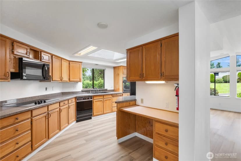 Property photo for 818 243rd St Sw, Bothell photo 15
