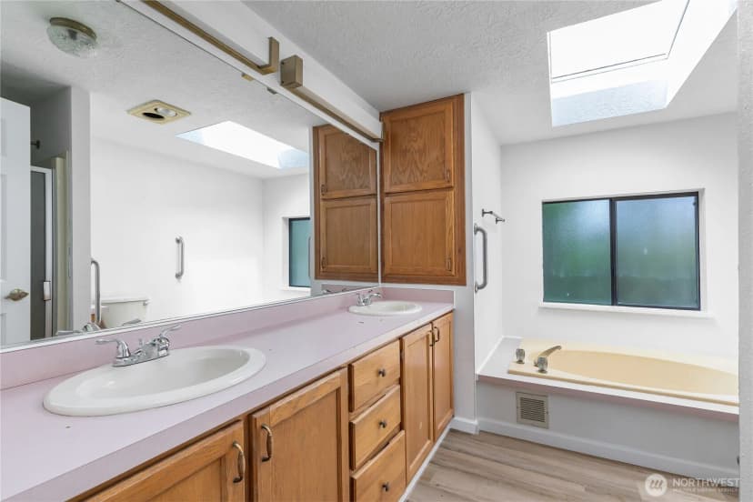 Property photo for 818 243rd St Sw, Bothell photo 24