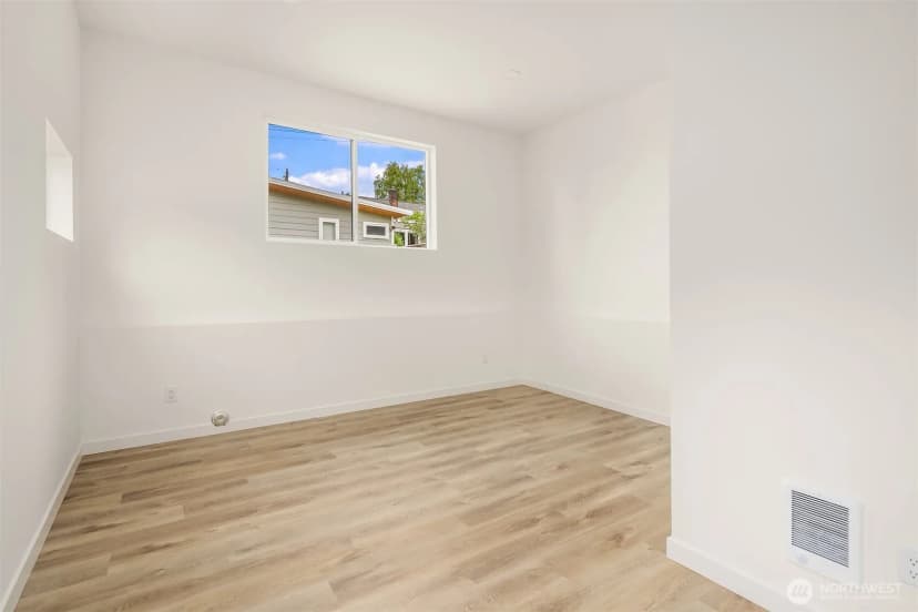 Property photo for 322 Nw 47th Street #c, Seattle photo 14