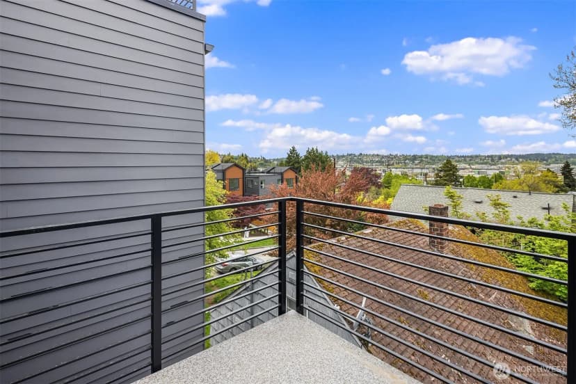 Property photo for 322 Nw 47th Street #c, Seattle photo 9