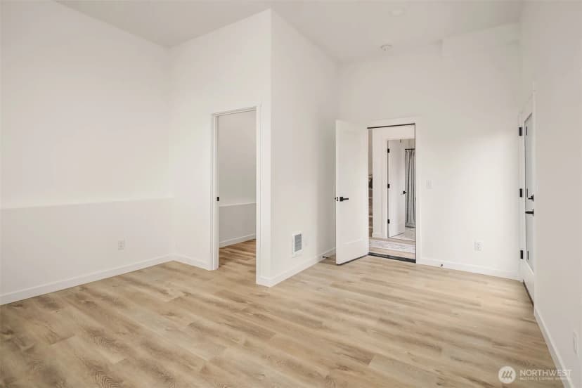 Property photo for 322 Nw 47th Street #c, Seattle photo 15