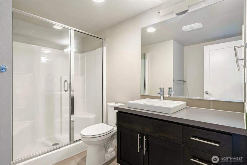 Property photo for 13905 Ne 15th Court, Bellevue photo 16