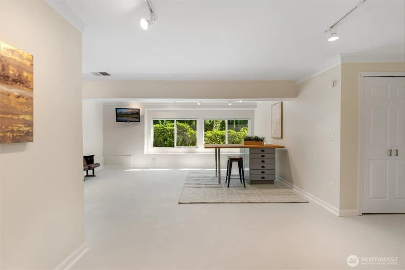 Property photo for 18446 40th Place Ne, Lake Forest Park photo 28