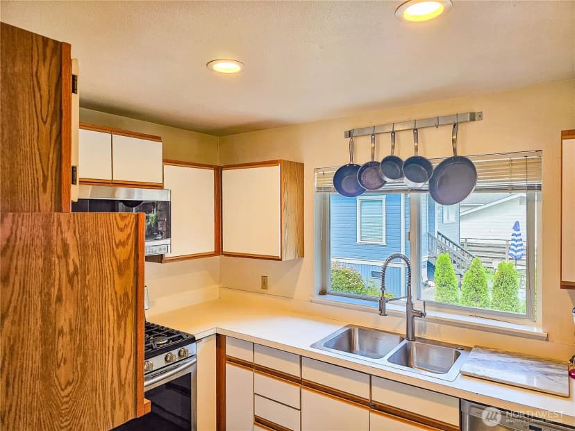 Property photo for 526 Myrtle Street #a & B, La Conner photo 9