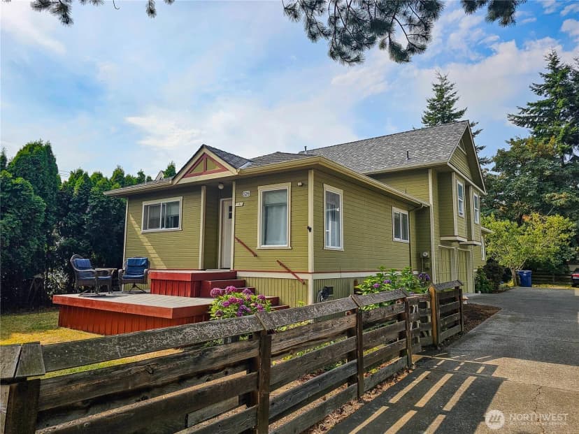Property photo for 526 Myrtle Street #a & B, La Conner photo 2